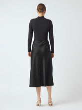 Ladda upp bild till gallerivisning, model_shot-back