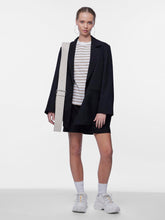 Ladda upp bild till gallerivisning, model_shot-detail