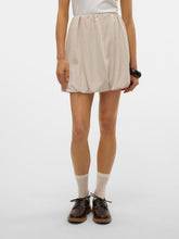 Ladda upp bild till gallerivisning, model_shot-front