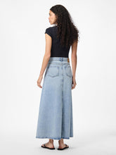 Ladda upp bild till gallerivisning, model_shot-back