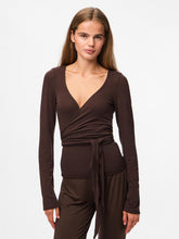 Ladda upp bild till gallerivisning, model_shot-front