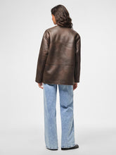 Ladda upp bild till gallerivisning, model_shot-back