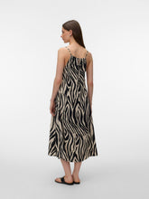 Ladda upp bild till gallerivisning, model_shot-back