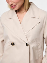 Ladda upp bild till gallerivisning, model_shot-creative