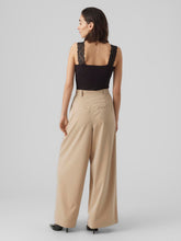 Ladda upp bild till gallerivisning, model_shot-back