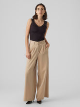 Ladda upp bild till gallerivisning, model_shot-front_full