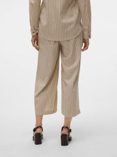 Ladda upp bild till gallerivisning, model_shot-back