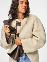 Ladda upp bild till gallerivisning, model_shot-detail