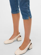 Ladda upp bild till gallerivisning, model_shot-detail