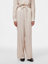 Ladda upp bild till gallerivisning, model_shot-front