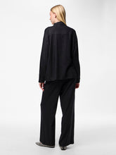 Ladda upp bild till gallerivisning, model_shot-back