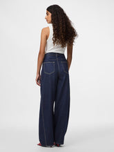 Ladda upp bild till gallerivisning, model_shot-back