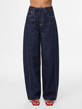 Ladda upp bild till gallerivisning, model_shot-front