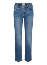 Ladda upp bild till gallerivisning, VMFLASH Straight Jeans - Medium Blue Denim