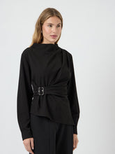 Ladda upp bild till gallerivisning, model_shot-front
