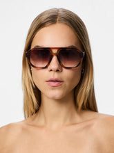 Ladda upp bild till gallerivisning, model_shot-front
