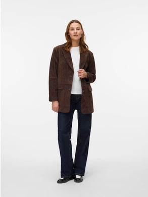 model_shot-front