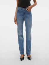 Ladda upp bild till gallerivisning, VMFLASH Straight Jeans - Medium Blue Denim
