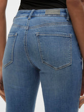 Ladda upp bild till gallerivisning, VMFLASH Straight Jeans - Medium Blue Denim
