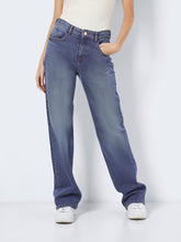 Ladda upp bild till gallerivisning, NMYOLANDA Jeans - Medium Blue Denim
