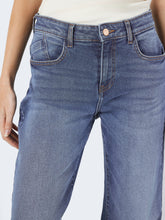 Ladda upp bild till gallerivisning, NMYOLANDA Jeans - Medium Blue Denim
